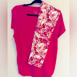 Floral leggings and short sleeve top outfit